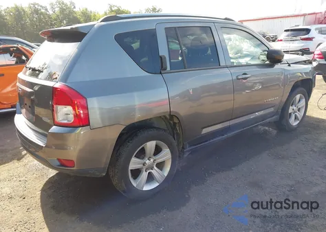2013 Jeep Compass Latitude z USA, uszkodzony, nr VIN 1C4NJDEBXDD236206